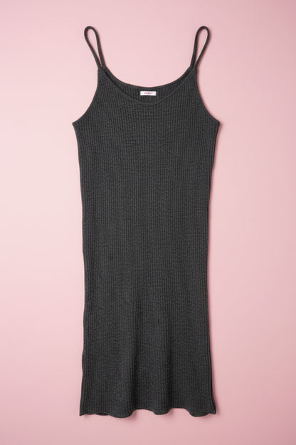 Robe grise mi-mollet – by Zainab