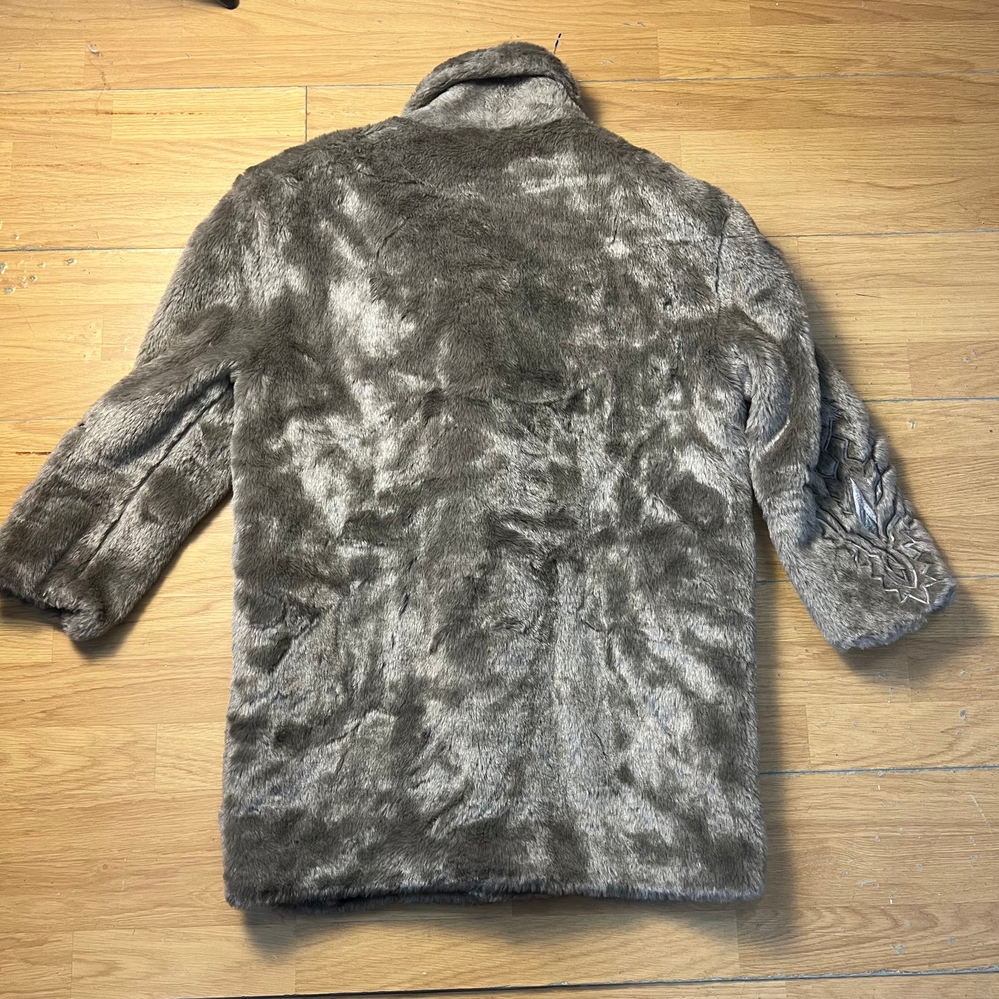 Manteau fausse fourrure gris-marron by ZAINAB