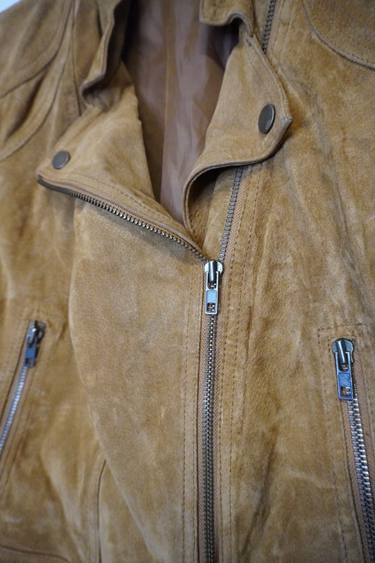 Veste en cuir marron cropped au style contemporain – By MIA