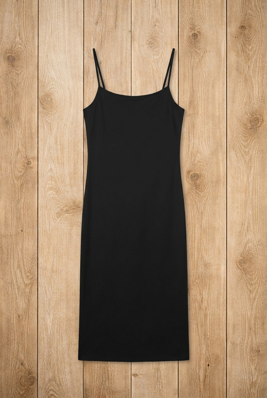 Robe noire bodycon – by Béatrice