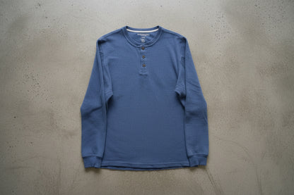 Pull bleu clair à boutons – by Zainab