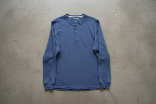 Pull bleu clair à boutons – by Zainab