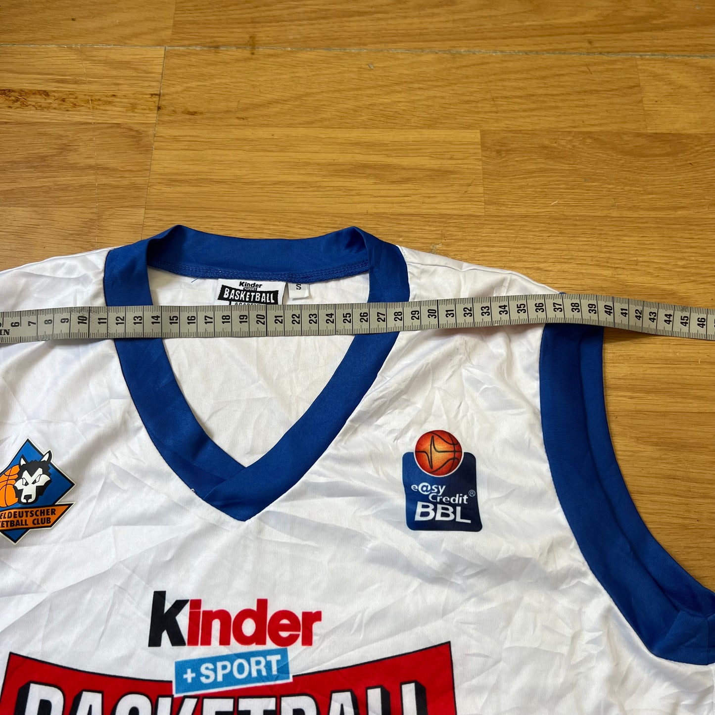 T-shirt style basketball blanc et bleu - Taille S