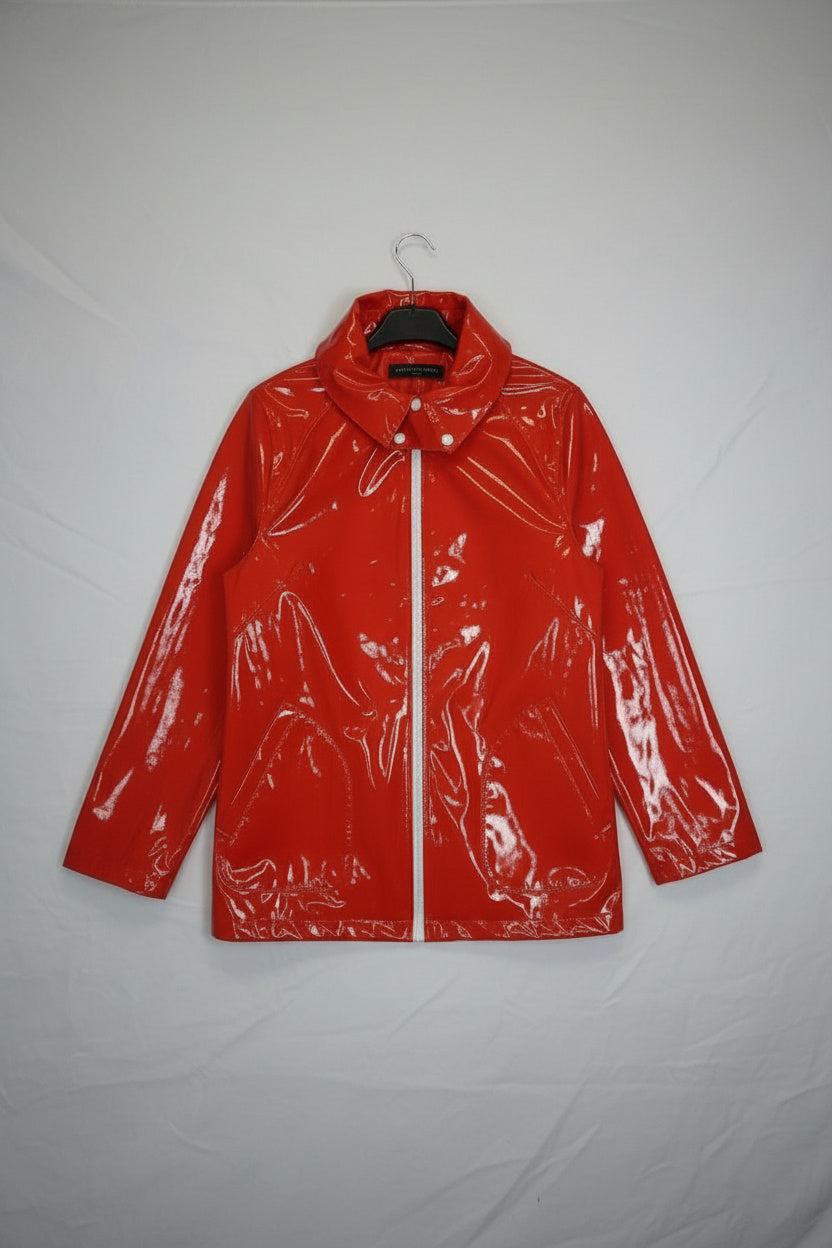 Ciré Rouge - by PLAN.BEE - Taille : M – Coupe oversize