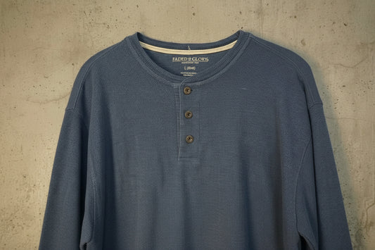 Pull bleu clair à boutons – by Zainab