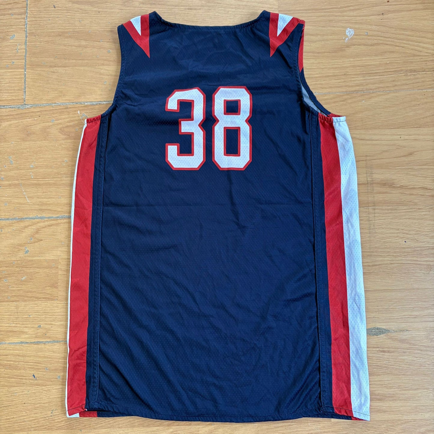 Maillot de basketball bleu foncé et rouge I9 Sports – Taille L