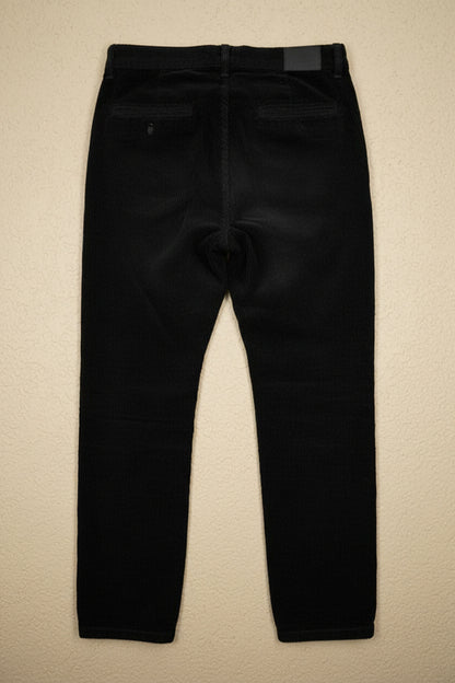 Pantalon noir en velours côtelé – BY KER