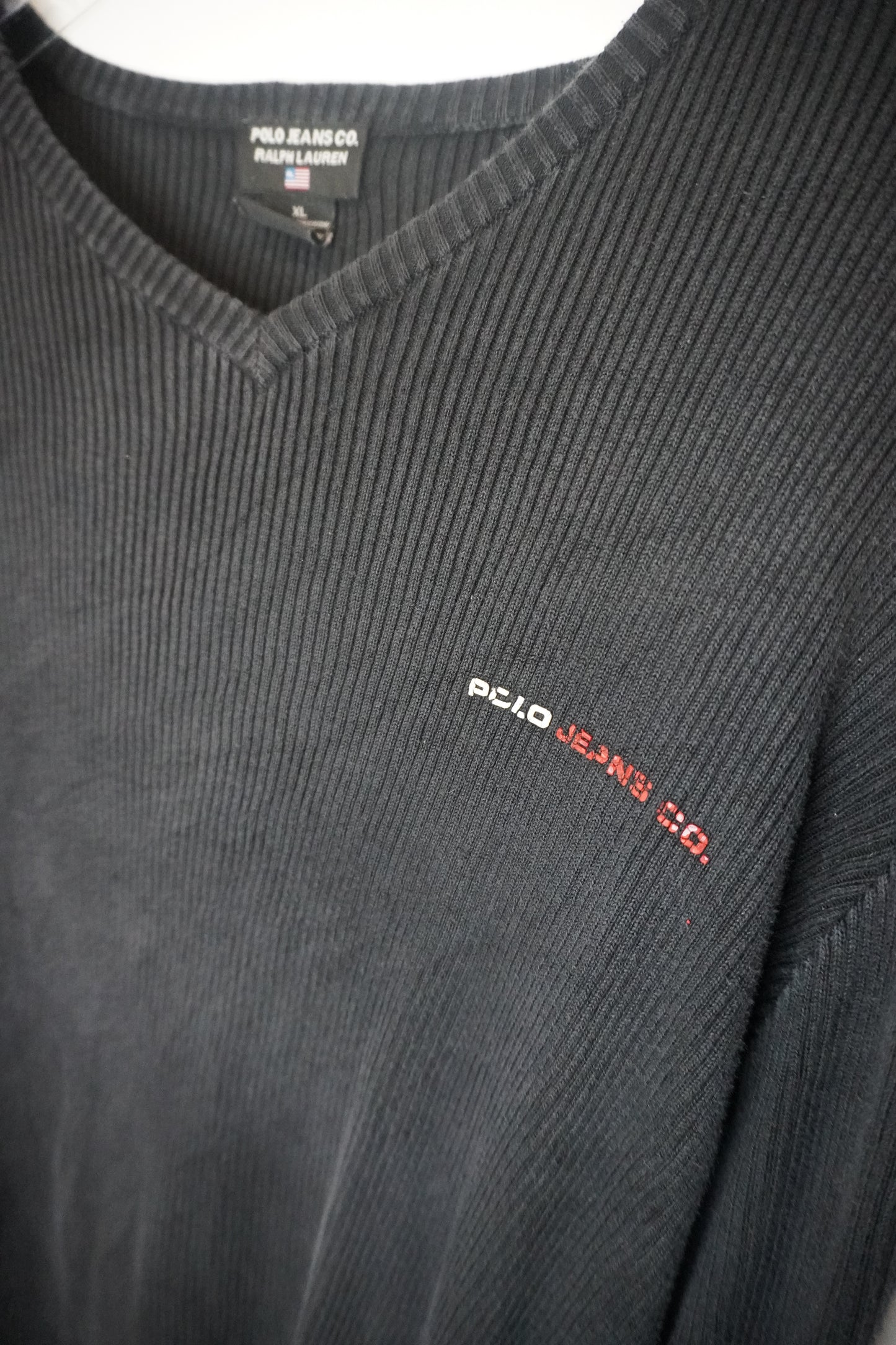 Pull noir logo blanc et rouge – BY PRMEC