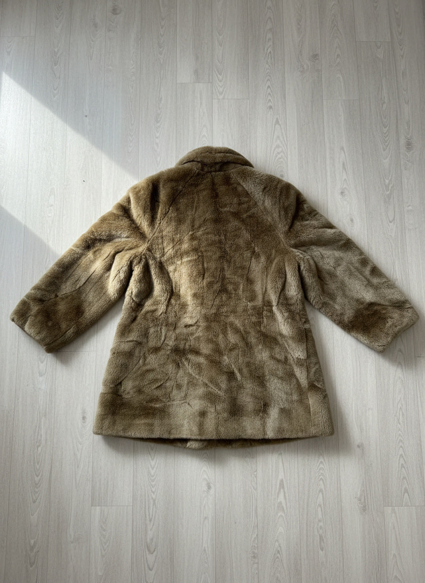 Manteau En Fausse Fourrure - by BÉATRICE