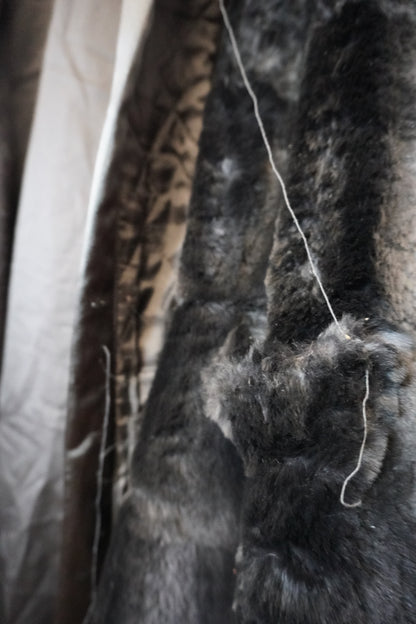 Veste Longue Fourrure &amp; Laine – by YANNIS KINGSTON
