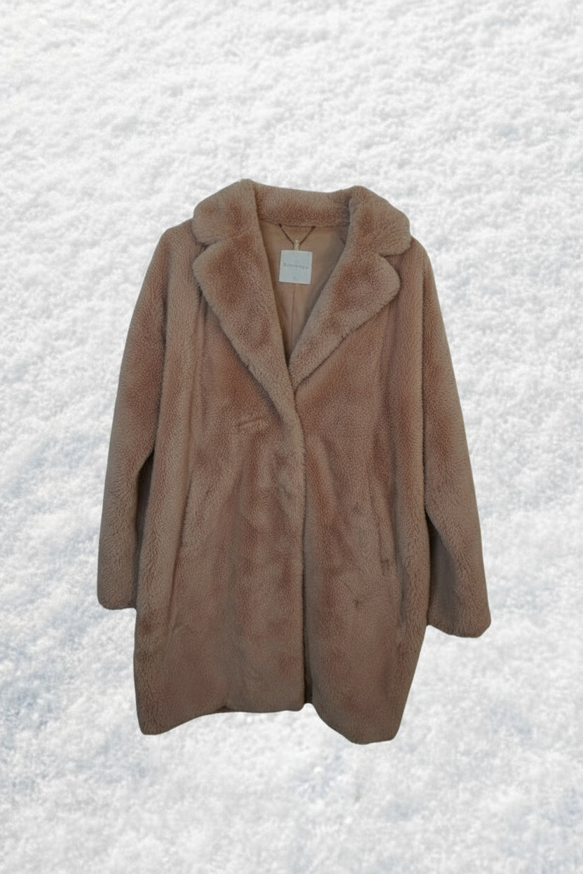 Blush Dream Faux Fur Coat – by MANDY CHERIE