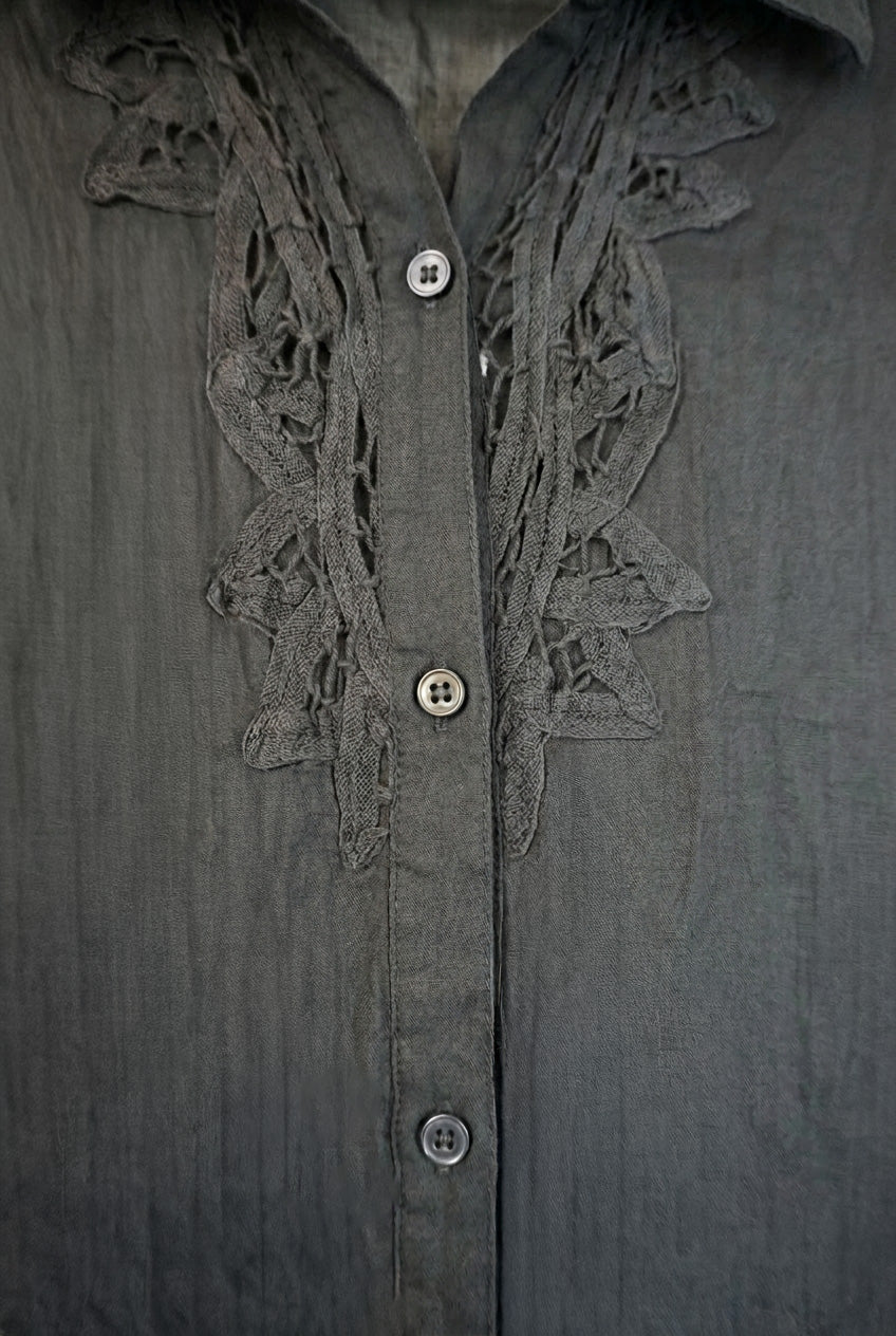 Chemisier noir – by Béatrice