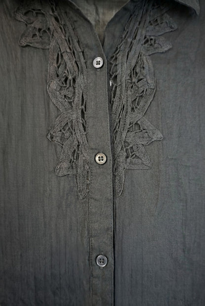 Chemisier noir – by Béatrice