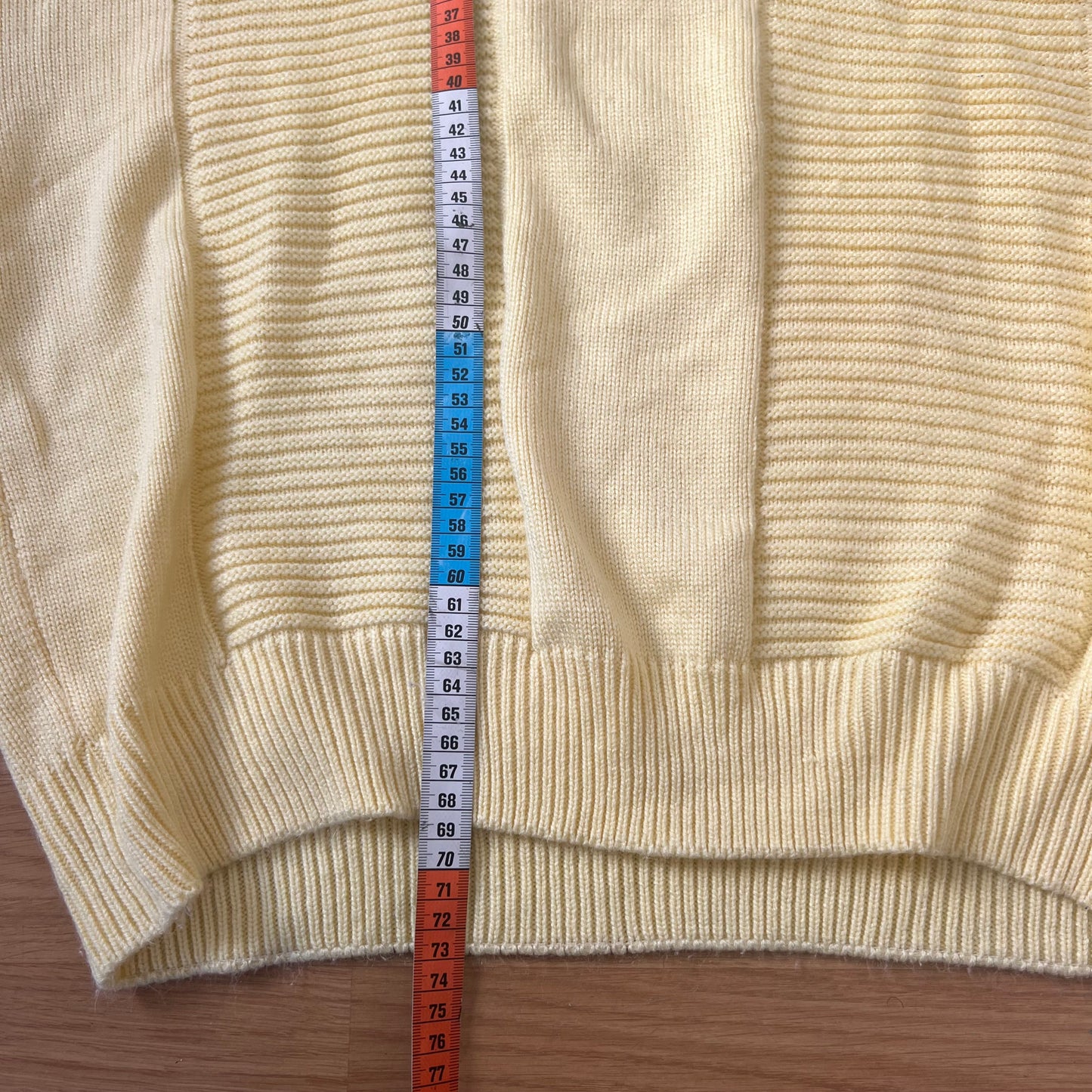 Pull col V jaune - Lacoste - Taille XXXL by SARLOTTE