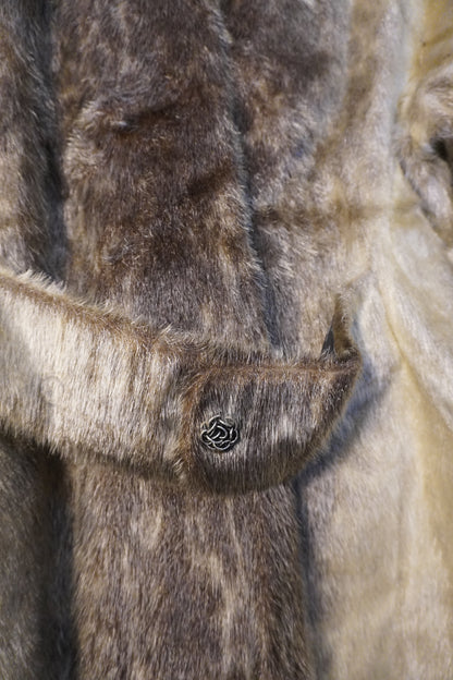 Manteau en fourrure fauve élégant – BY SARAH