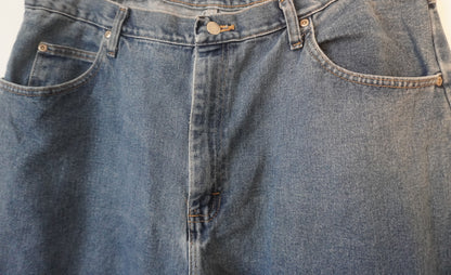 Jean Wrangler bleu coupe droite – BY ZAINAB