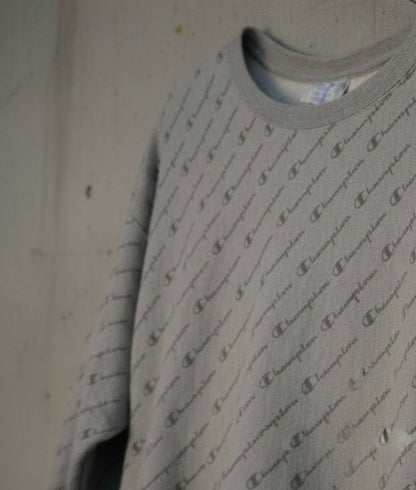 Sweat-shirt gris cropped – taille L (convient mieux à un M)