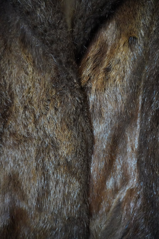 Manteau en fourrure véritable brun foncé – BY KER