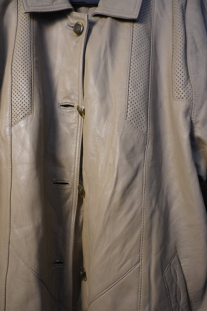 Manteau long en cuir d’agneau beige – BY SARAH LANG