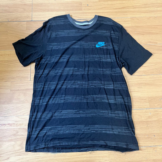 T-shirt Nike noir à rayures grises – Taille XL