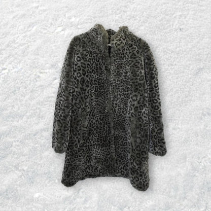 Wild Elegance Leopard Coat – by MANDY CHERIE