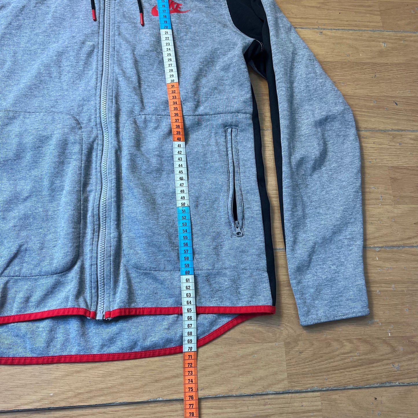 Sweat à capuche zippé gris, noir et rouge - Nike - Taille M