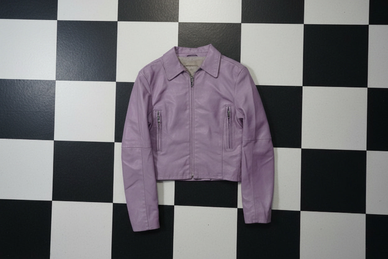 Veste courte en cuir rose clair – BY SARAH LANG