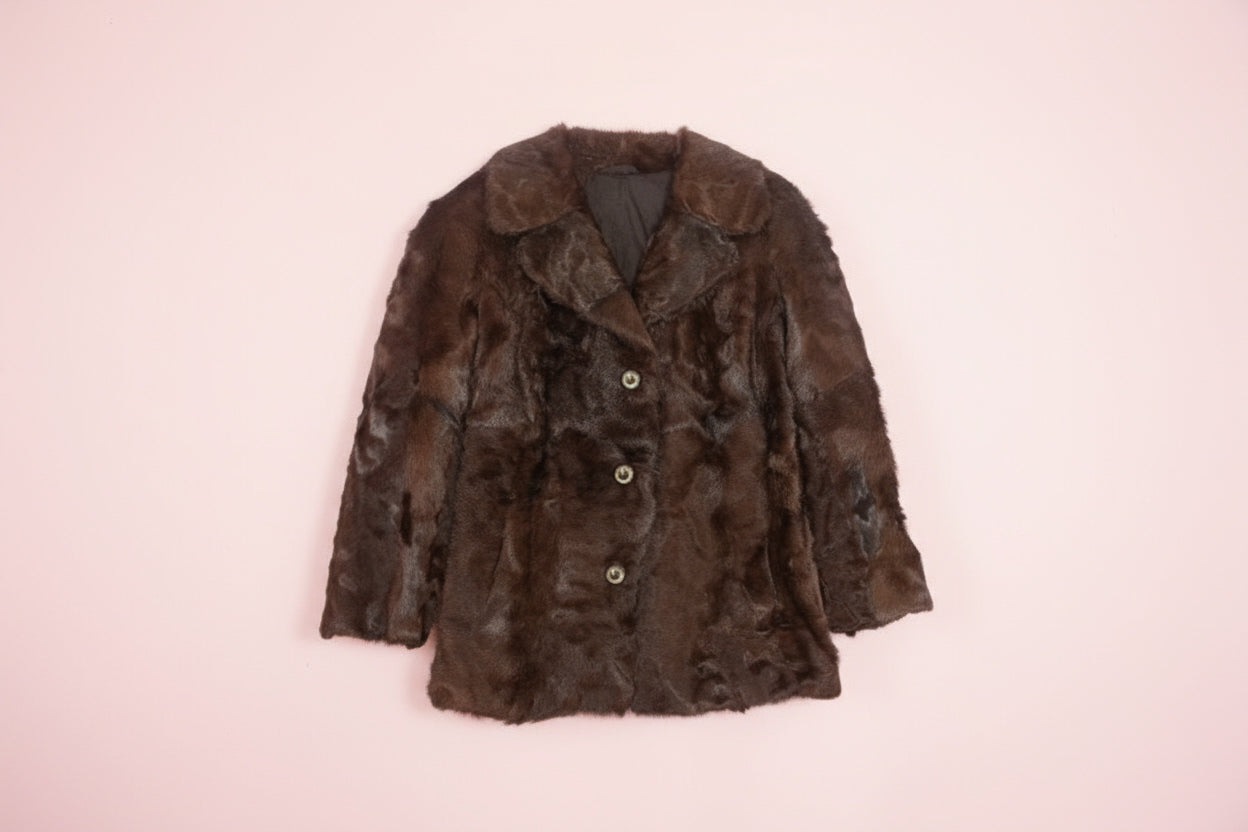 Veste en fourrure marron foncé ajustée – BY ZAINAB