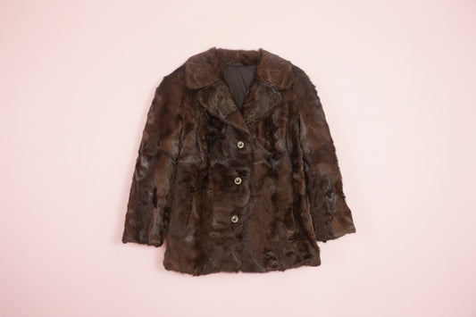 Veste en fourrure marron foncé ajustée – BY ZAINAB