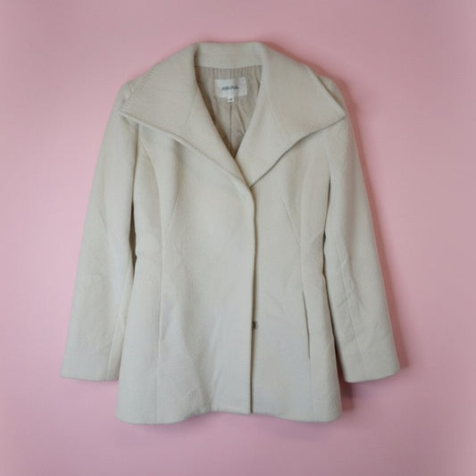 Manteau crème chic – by Zainab