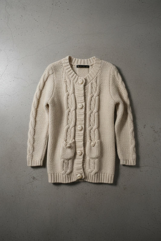 Cardigan blanc minimaliste – by Zainab