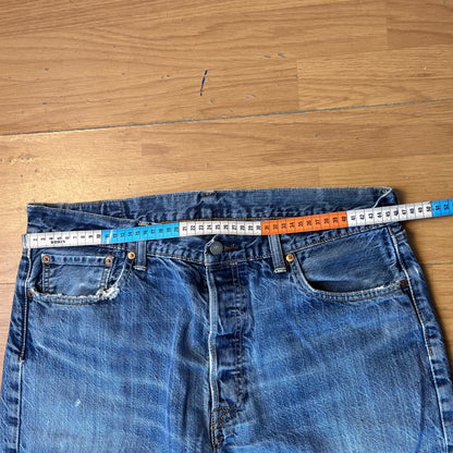 Jean bleu Levi’s – Taille – 33/34