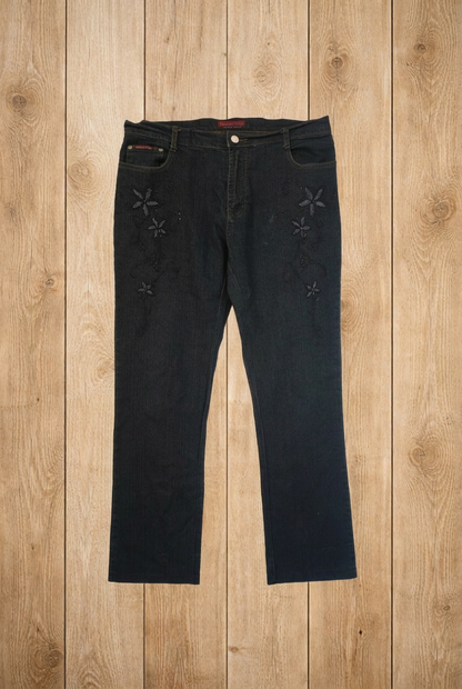 Jean bleu foncé brodé – by Béatrice