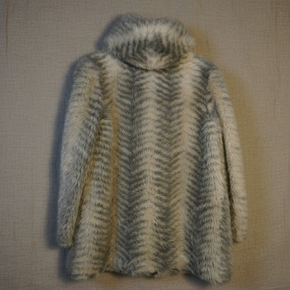 Élégante veste en fausse fourrure grise – By FABSO