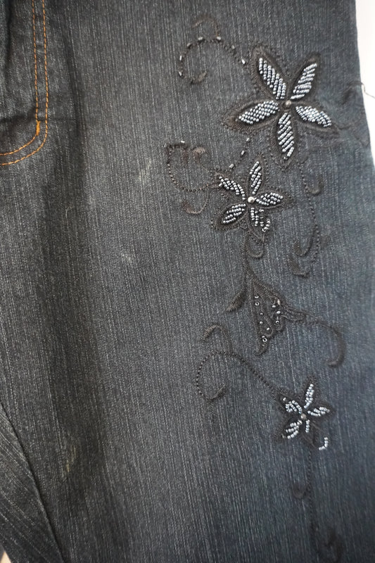 Jean bleu foncé brodé – by Béatrice