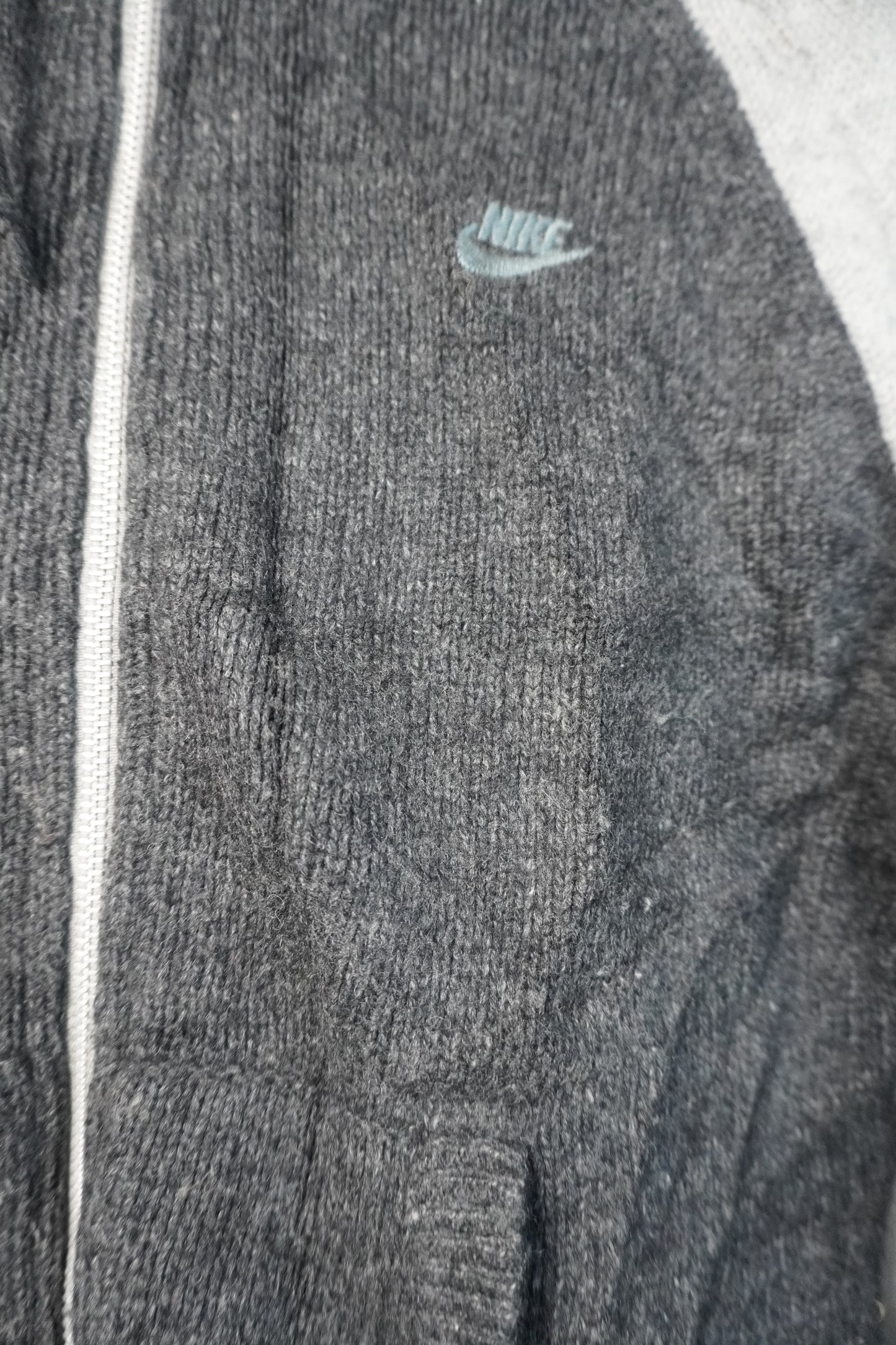 Sweat à capuche en laine Nike – By BÉATRICE - Taille S