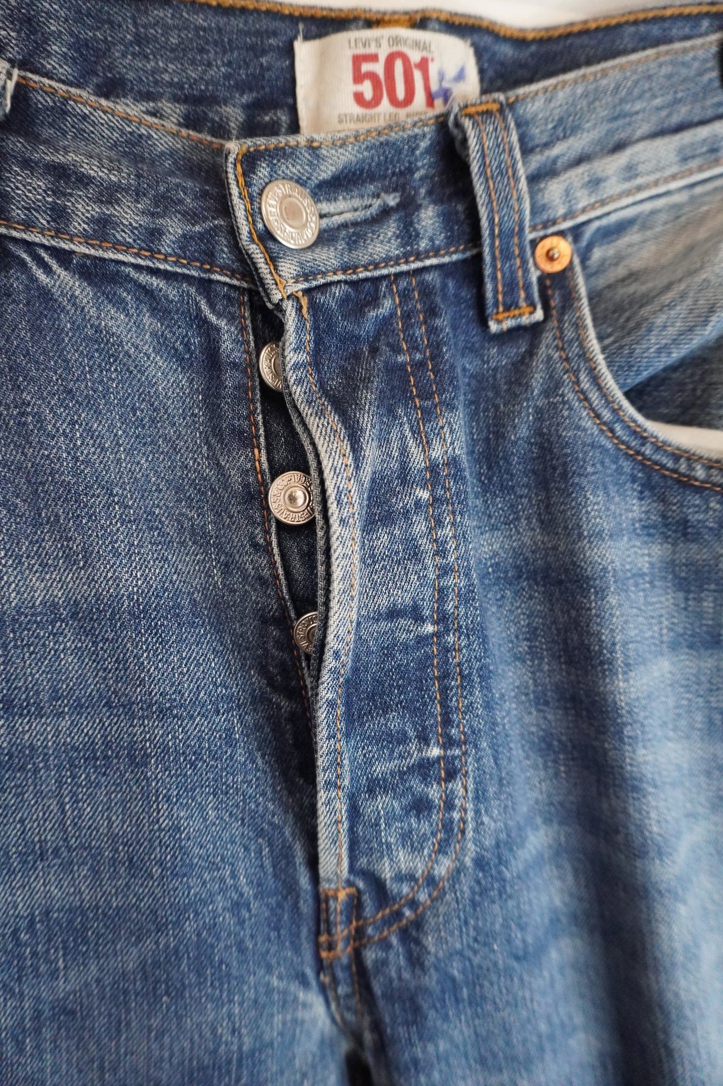 Classic Levi’s Button Fly Jeans – by BEATRICE