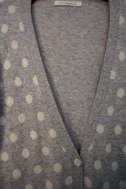 Cardigan gris à pois – by Zainab