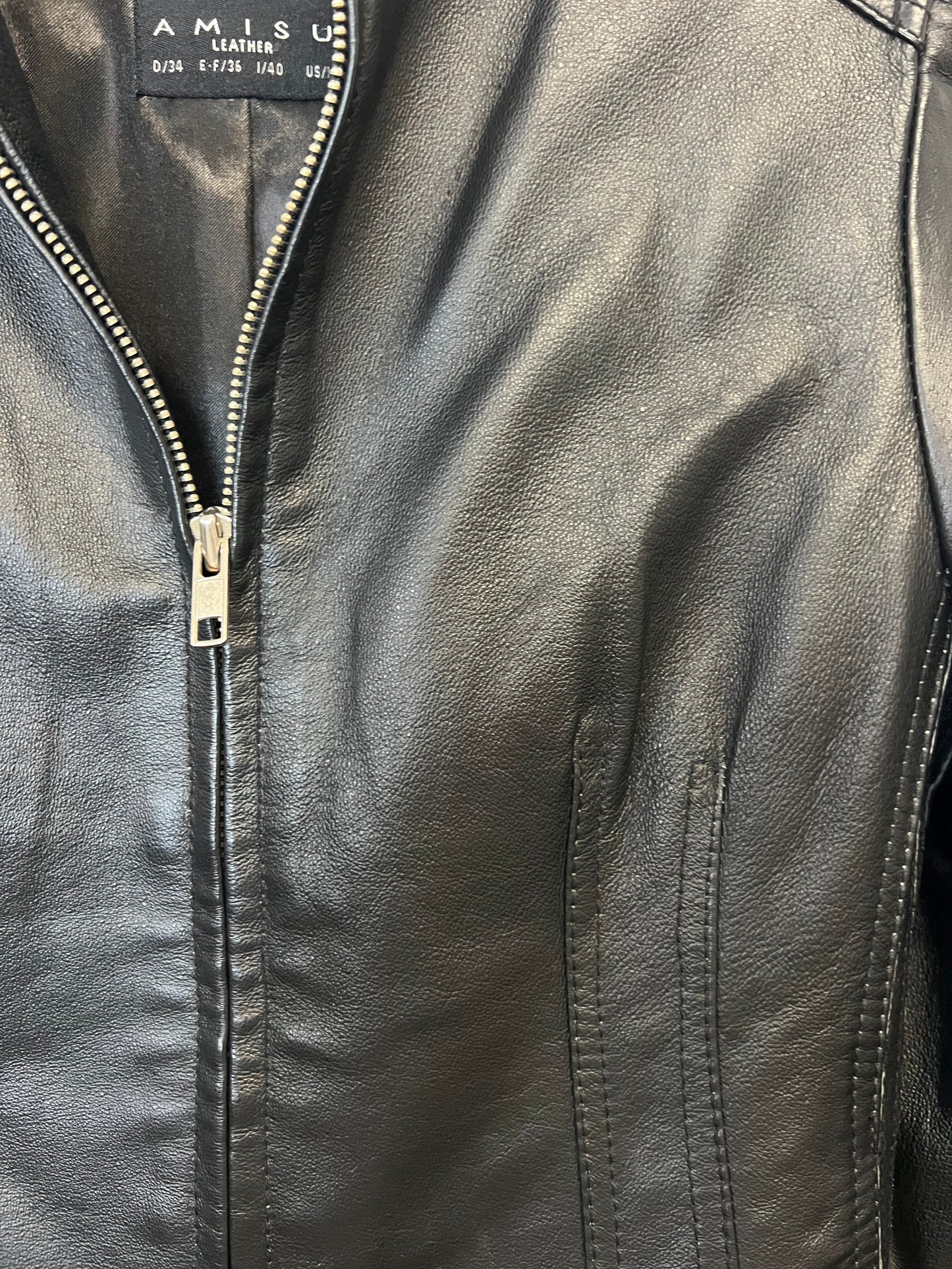 Veste En Cuir - by BÉATRICE