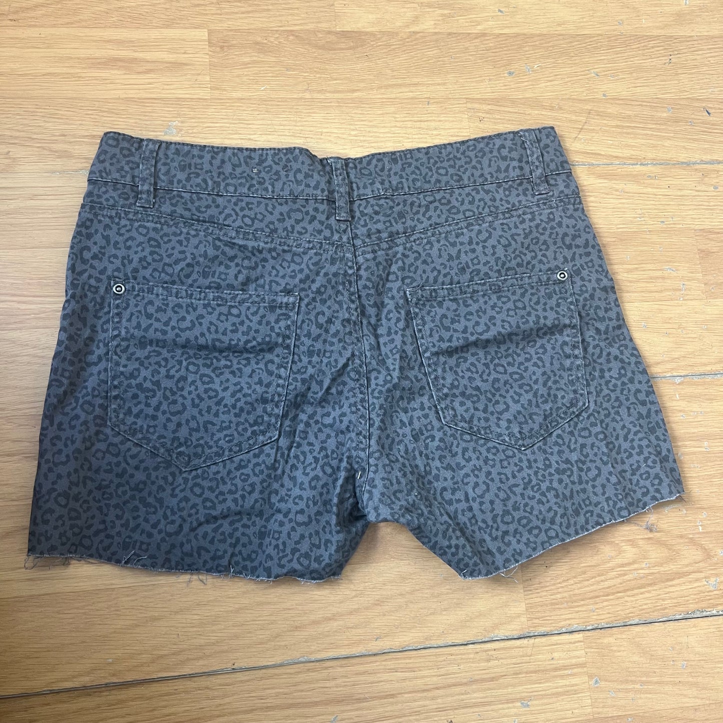 Short en jean imprimé léopard noir et gris - Janina - Taille 38 by SARLOTTE