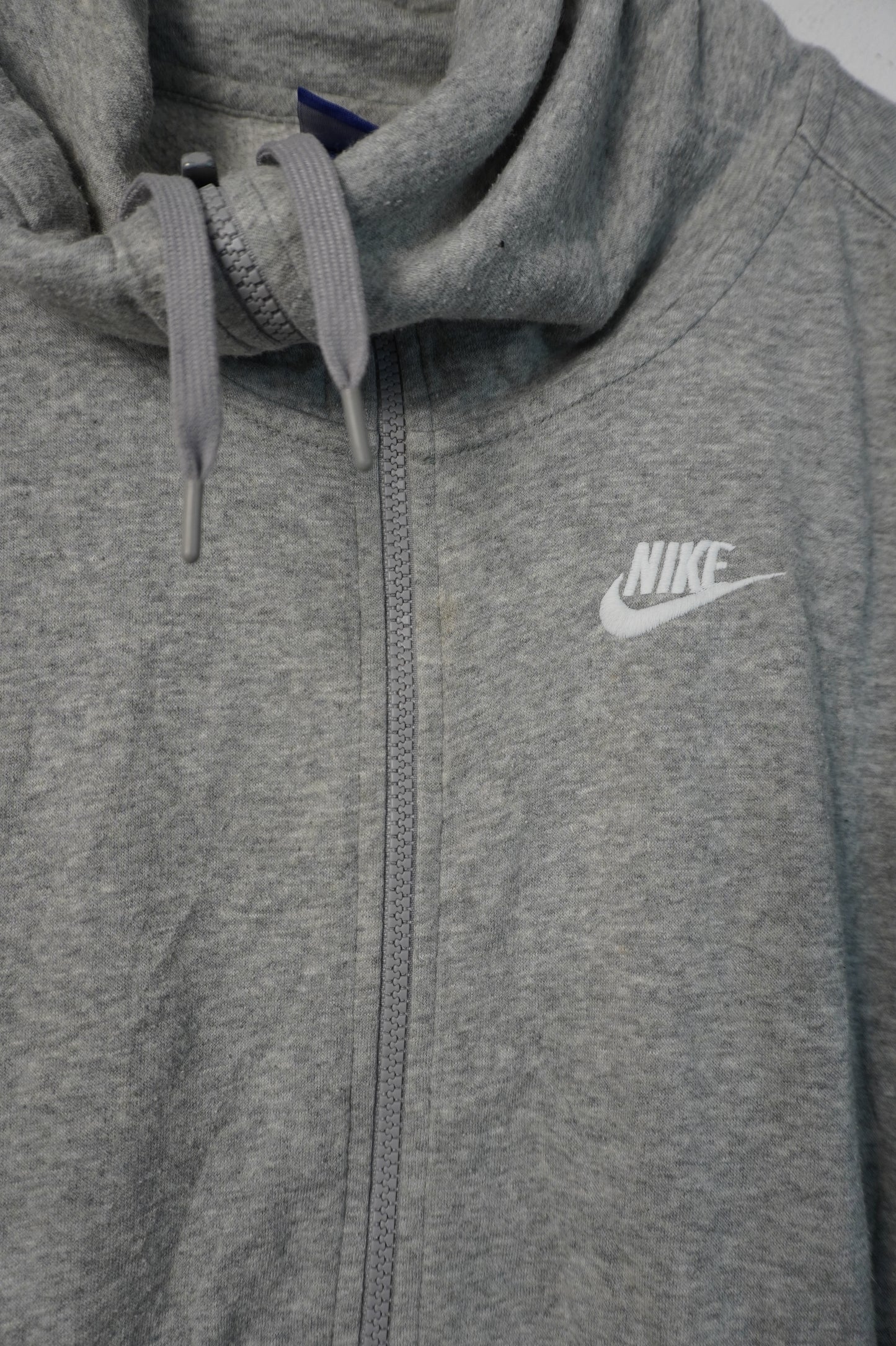 Sweat zippé Nike avec col roulé – By BÉATRICE - Taille S