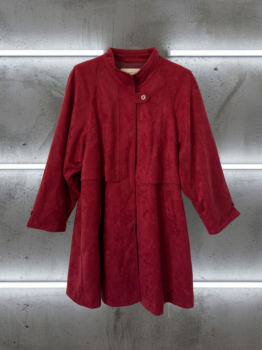 Manteau long rouge – By Jonathan