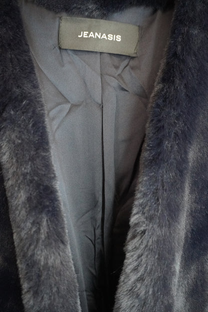 Deep Blue Signature Fur Coat – by BEATRICE