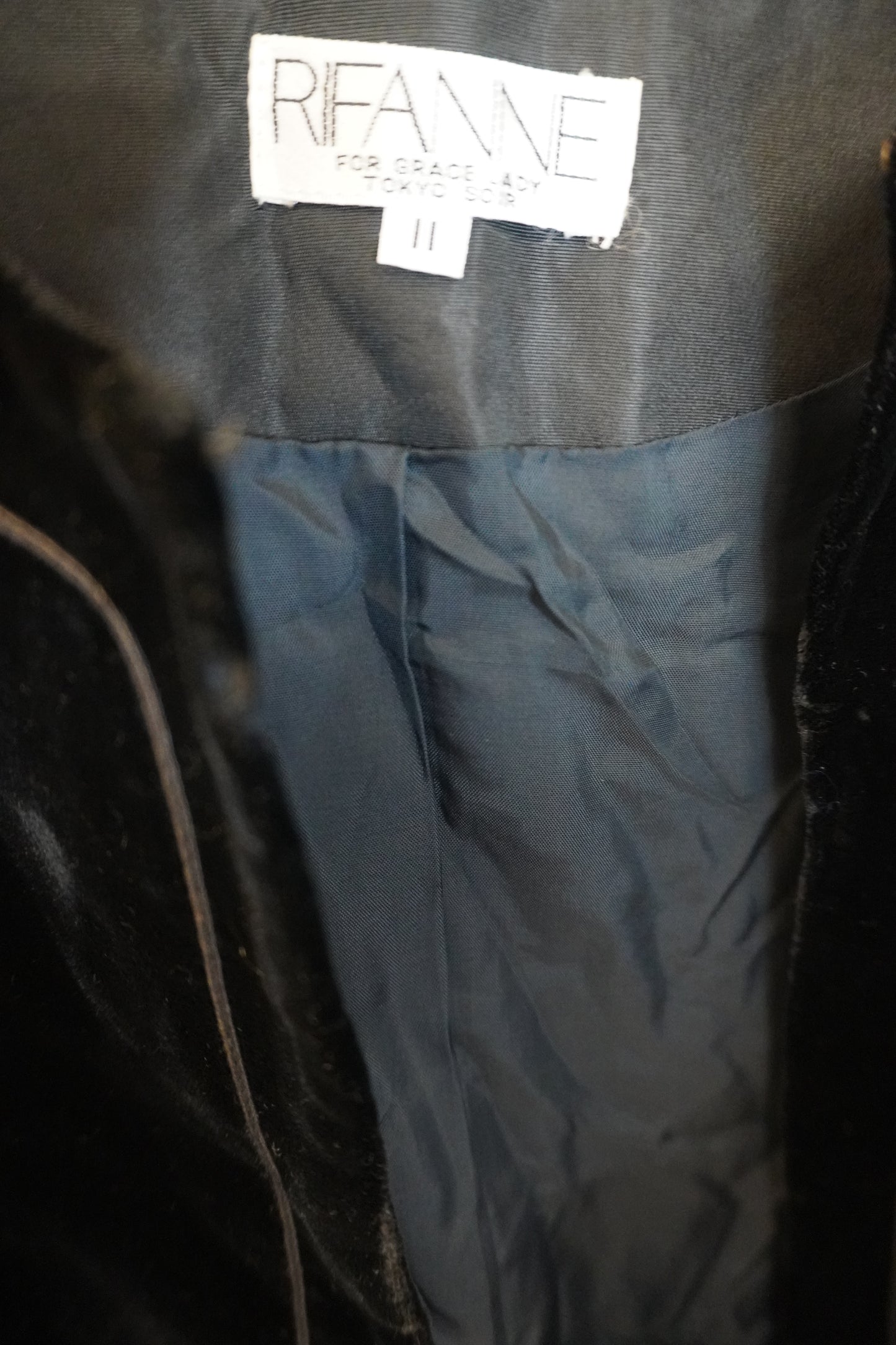 Veste courte noire brodée – BY SARAH LANG