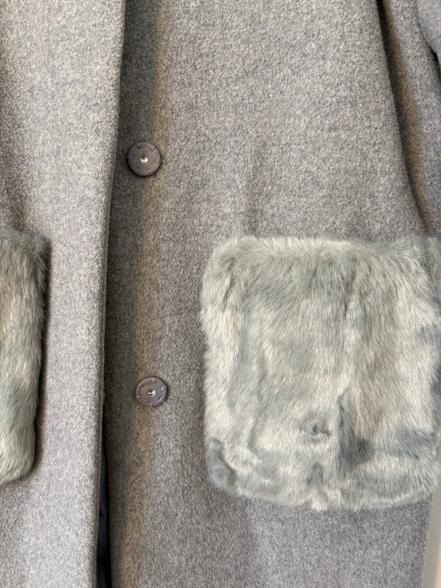 Manteau long gris clair – By Jonathan