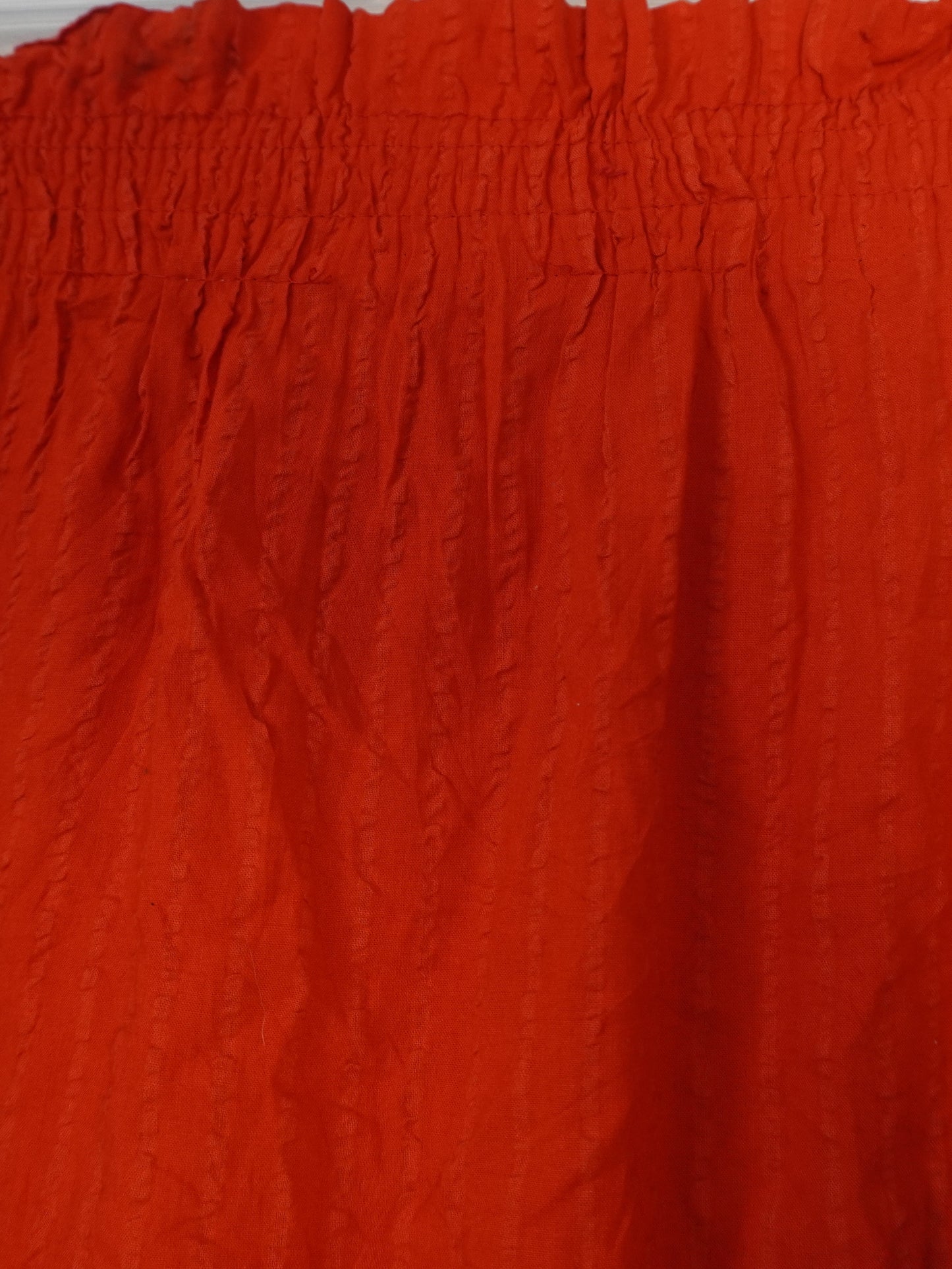 Jupe rouge mi-mollet – BY SARLOTTE
