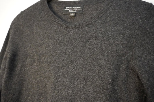 Pull noir en laine – by Zainab