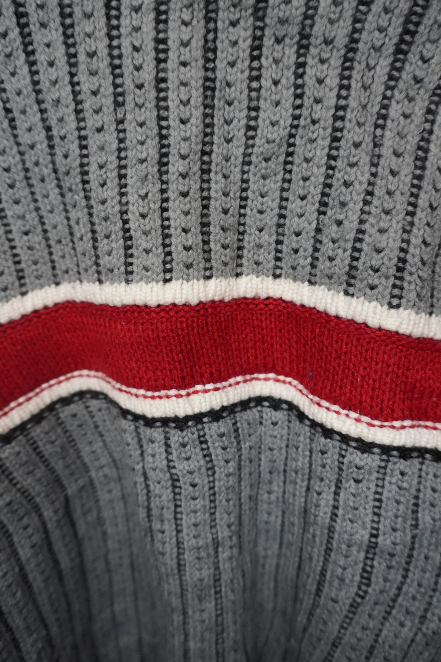 Pull En Maille - by PLAN.BEE