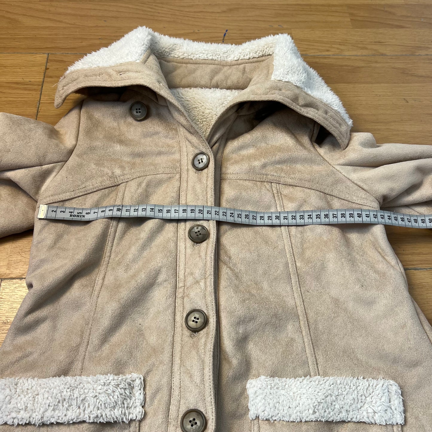 Veste mouton crème boutonnée by ZAINAB