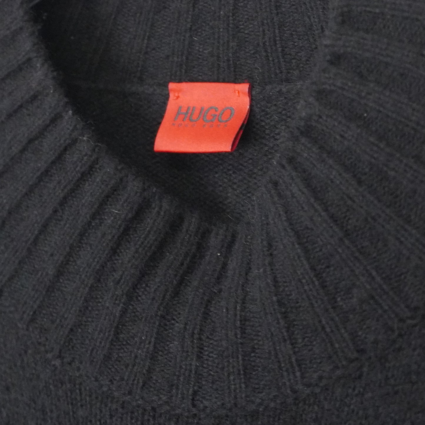 Robe pull noire HUGO BOSS – taille M